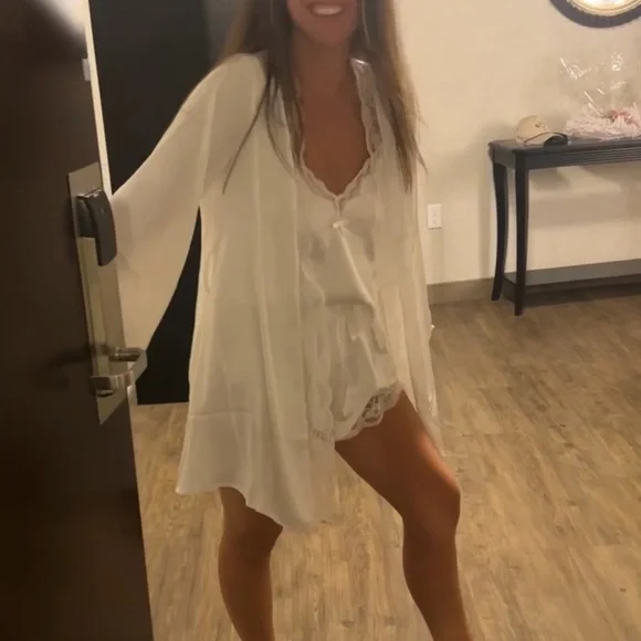 Kat The Label pajama set with robe - Picture 4 of 5